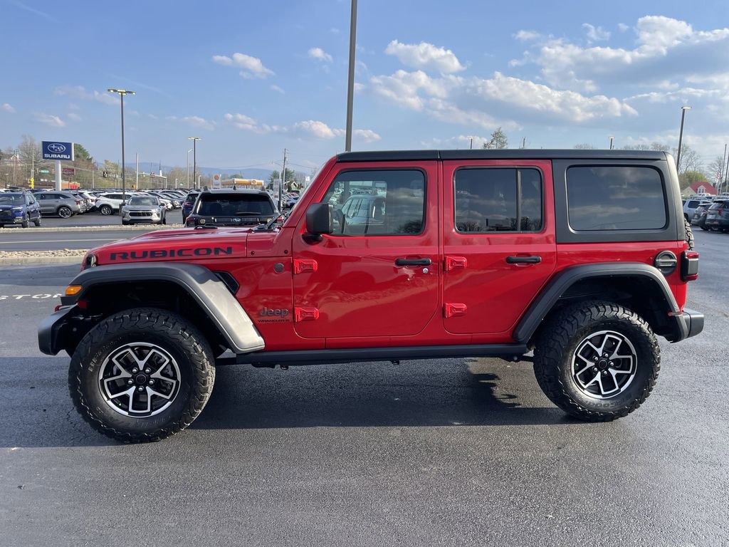 Used 2025 Jeep Wrangler Unlimited Rubicon image 3