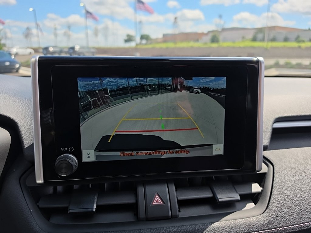 Used 2025 Toyota RAV4 XLE FWD image 16