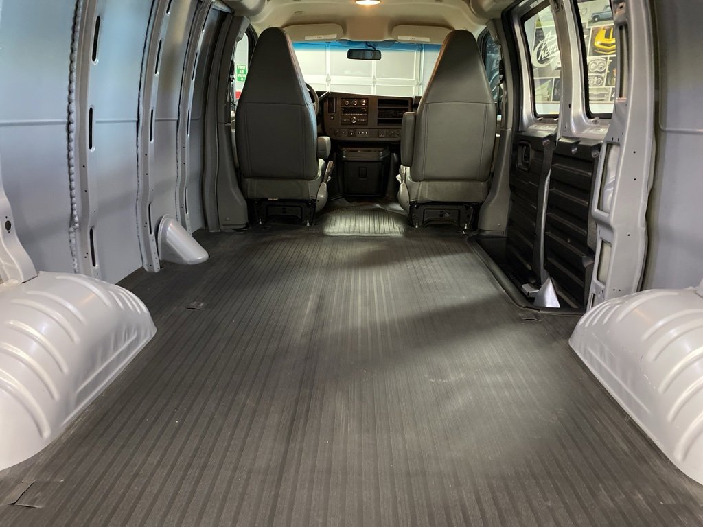 Used 2022 Chevrolet Express 2500 w/ Driver Convenience Package image 8