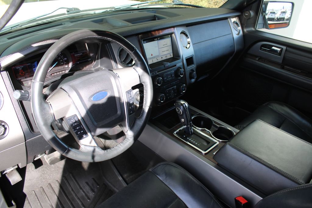 Used 2017 Ford Expedition EL Platinum image 2