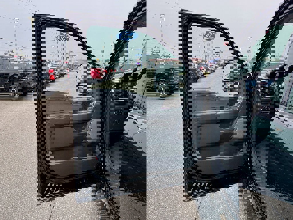 New 2026 Ford F250 Lariat w/ Black Appearance Package image 12