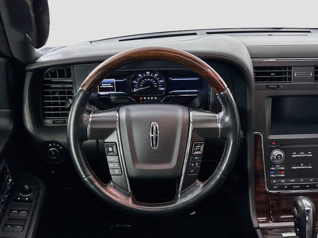Used 2016 Lincoln Navigator Reserve AWD/4WD image 12