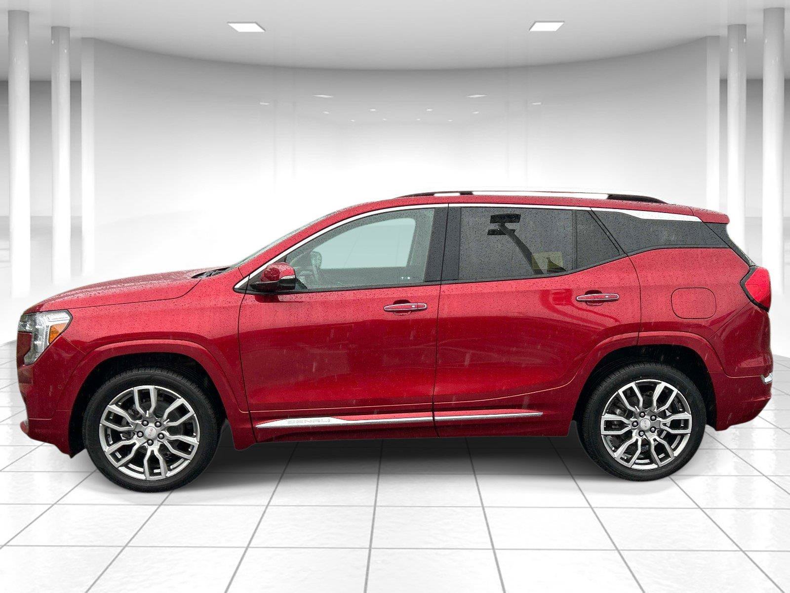 Used 2022 GMC Terrain Denali w/ Denali Premium Package AWD/4WD image 7