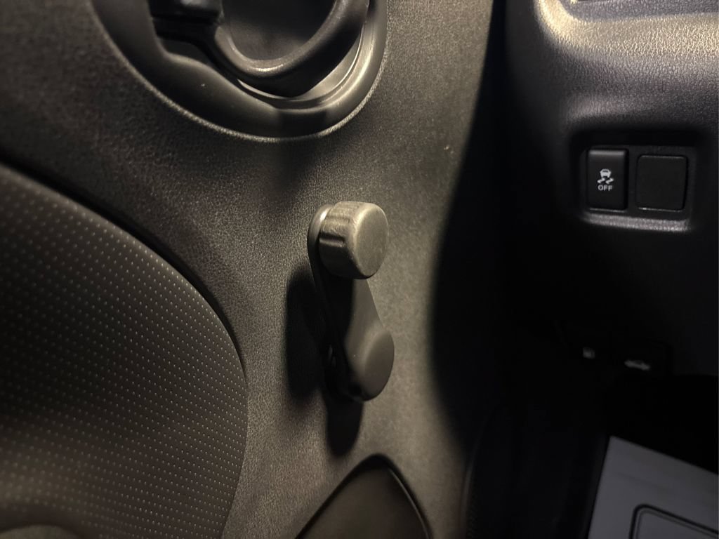 Used 2018 Nissan Versa Note S FWD image 33
