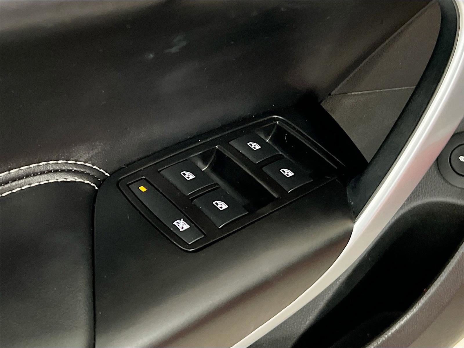 Used 2015 Buick Regal Premium w/ Experience Buick Package image 18