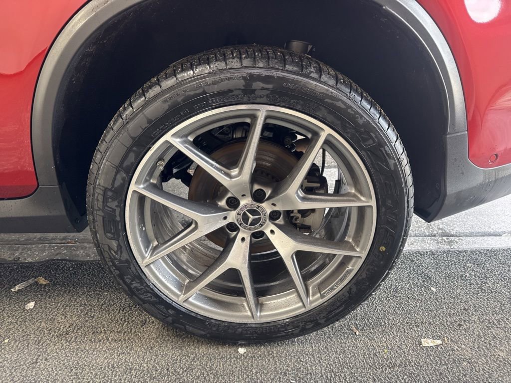 Used 2022 Mercedes-Benz GLC 300 4MATIC w/ AMG Line image 8