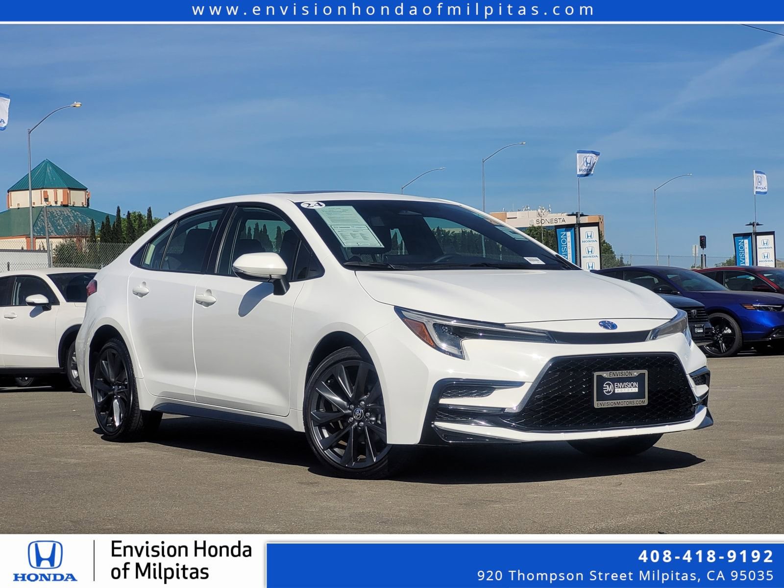 Used 2024 Toyota Corolla SE w/ SE Package image 1