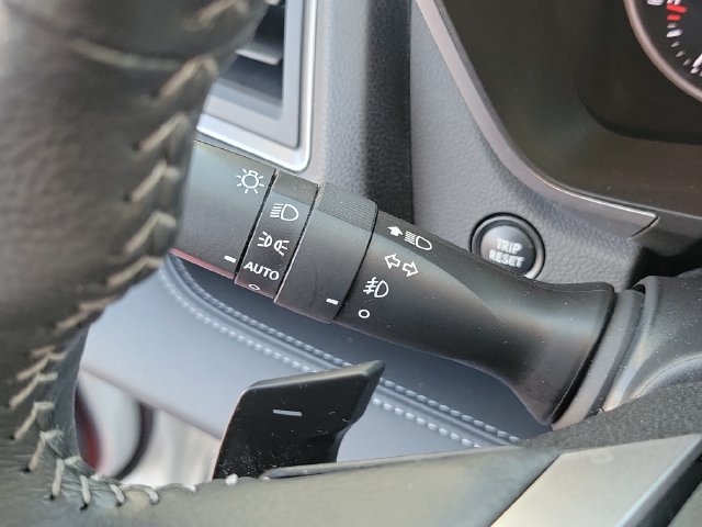 Used 2023 Subaru Ascent Limited w/ Technology Package AWD/4WD image 17