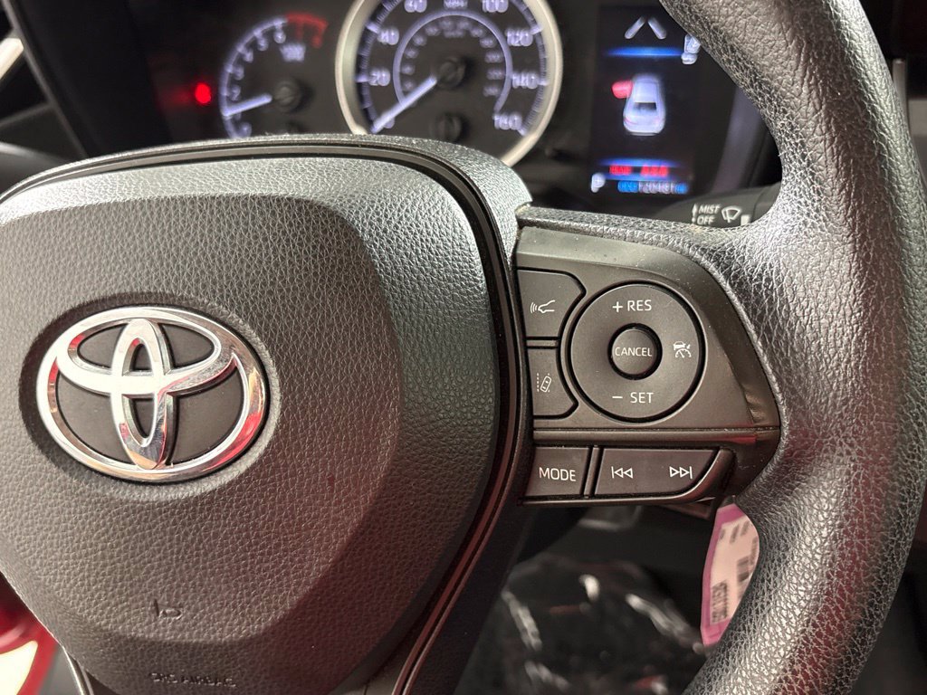 Used 2020 Toyota Corolla LE w/ Carpet Mat Package (TMS) FWD image 26