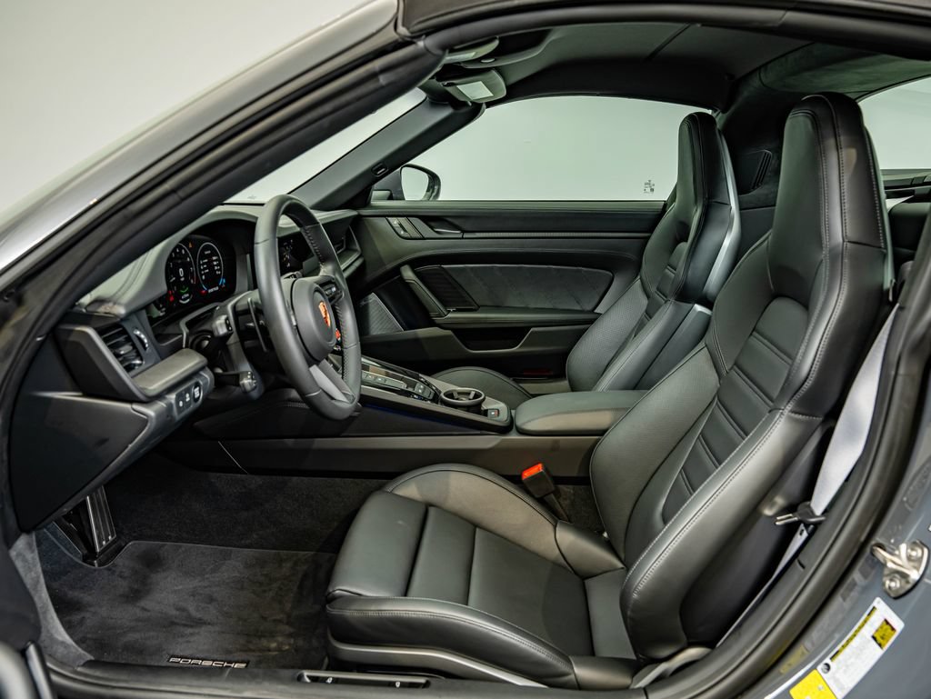 Certified 2026 Porsche 911 Targa 4 GTS AWD/4WD image 5