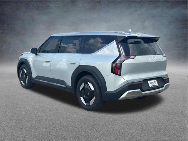 Used 2024 Kia EV9 Light Long Range RWD image 7