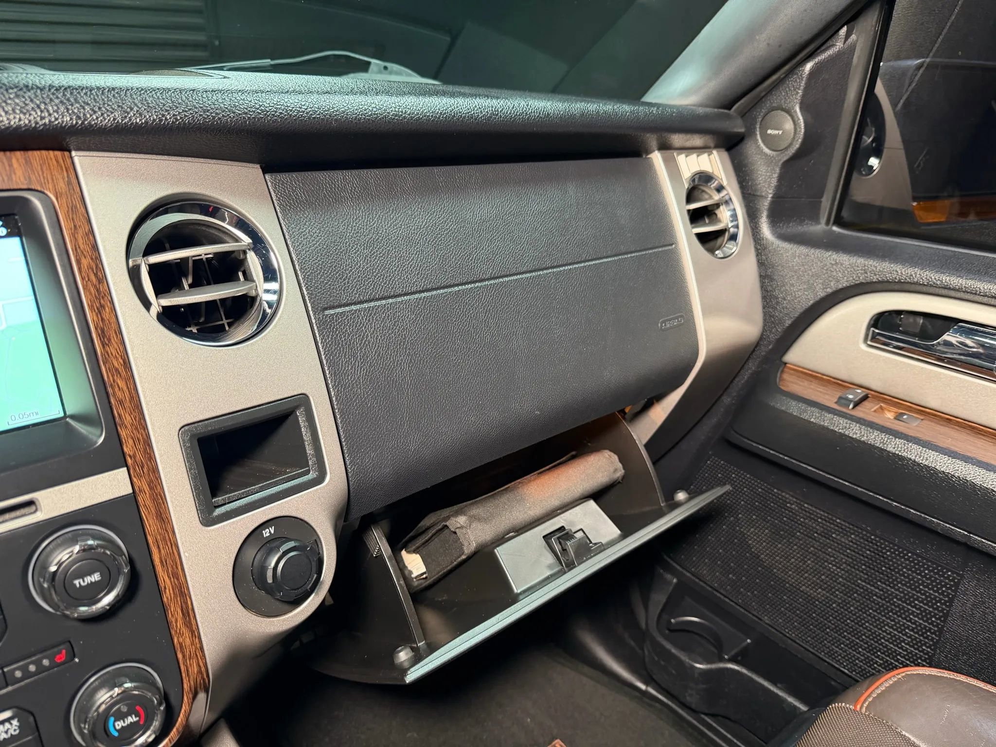 Used 2016 Ford Expedition EL King Ranch image 49