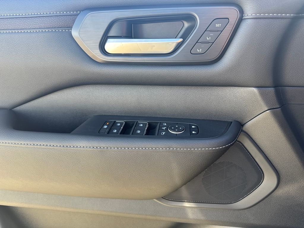 New 2026 Nissan Armada SL w/ Captain's Chari Seat Package image 11