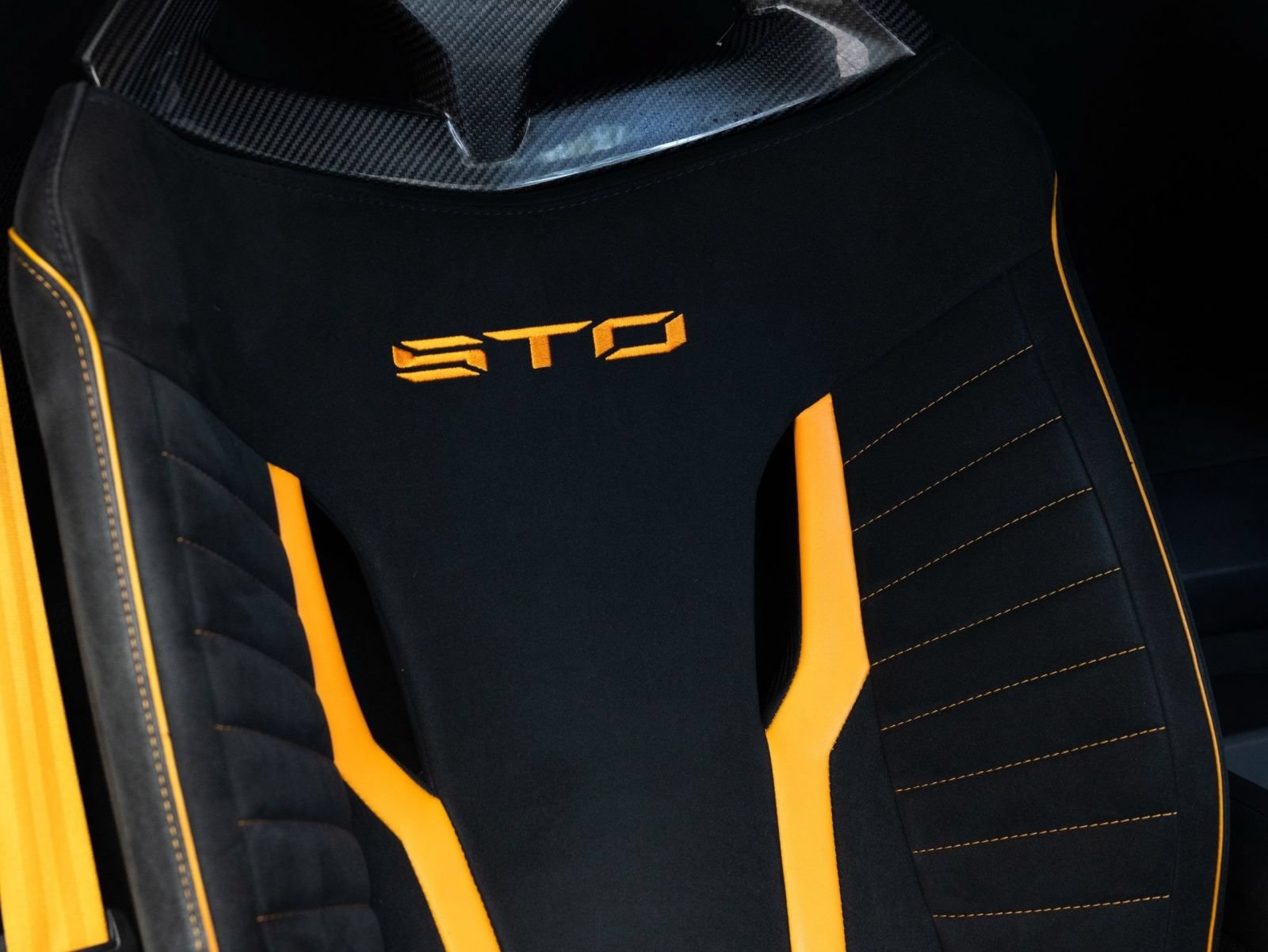 Used 2022 Lamborghini Huracan STO RWD image 14