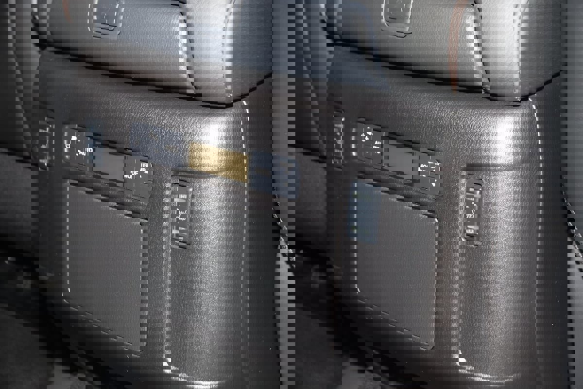 Used 2024 Nissan Armada Platinum w/ Captain's Chairs Package image 16