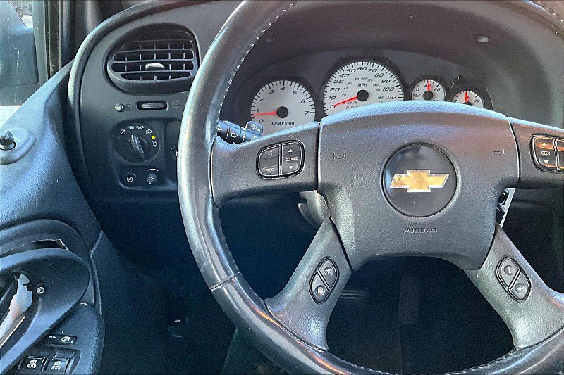 Used 2008 Chevrolet TrailBlazer LT w/ Sun And Sound Package RWD image 16