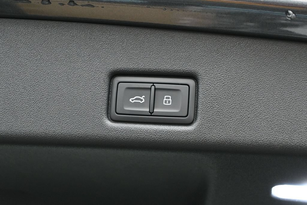 New 2026 Audi SQ5 Premium Plus AWD/4WD image 18