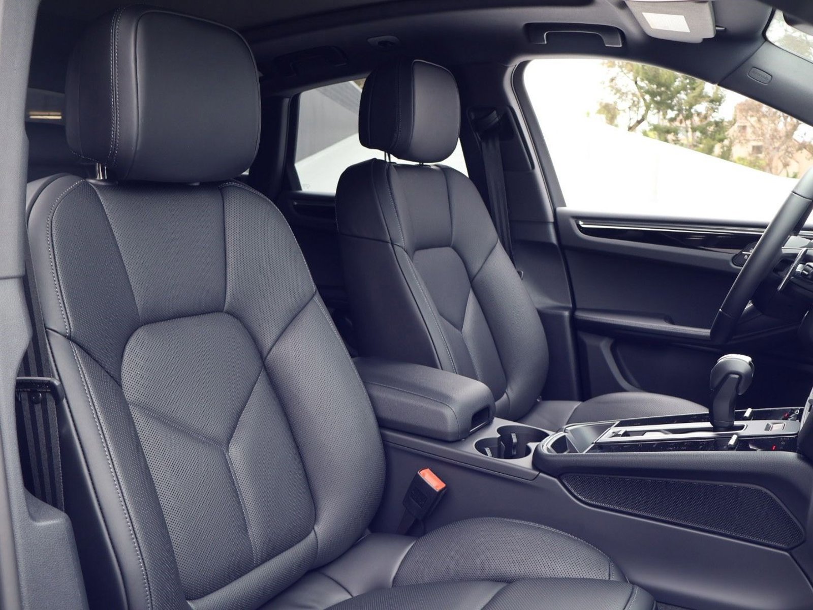 New 2026 Porsche Macan AWD/4WD image 24