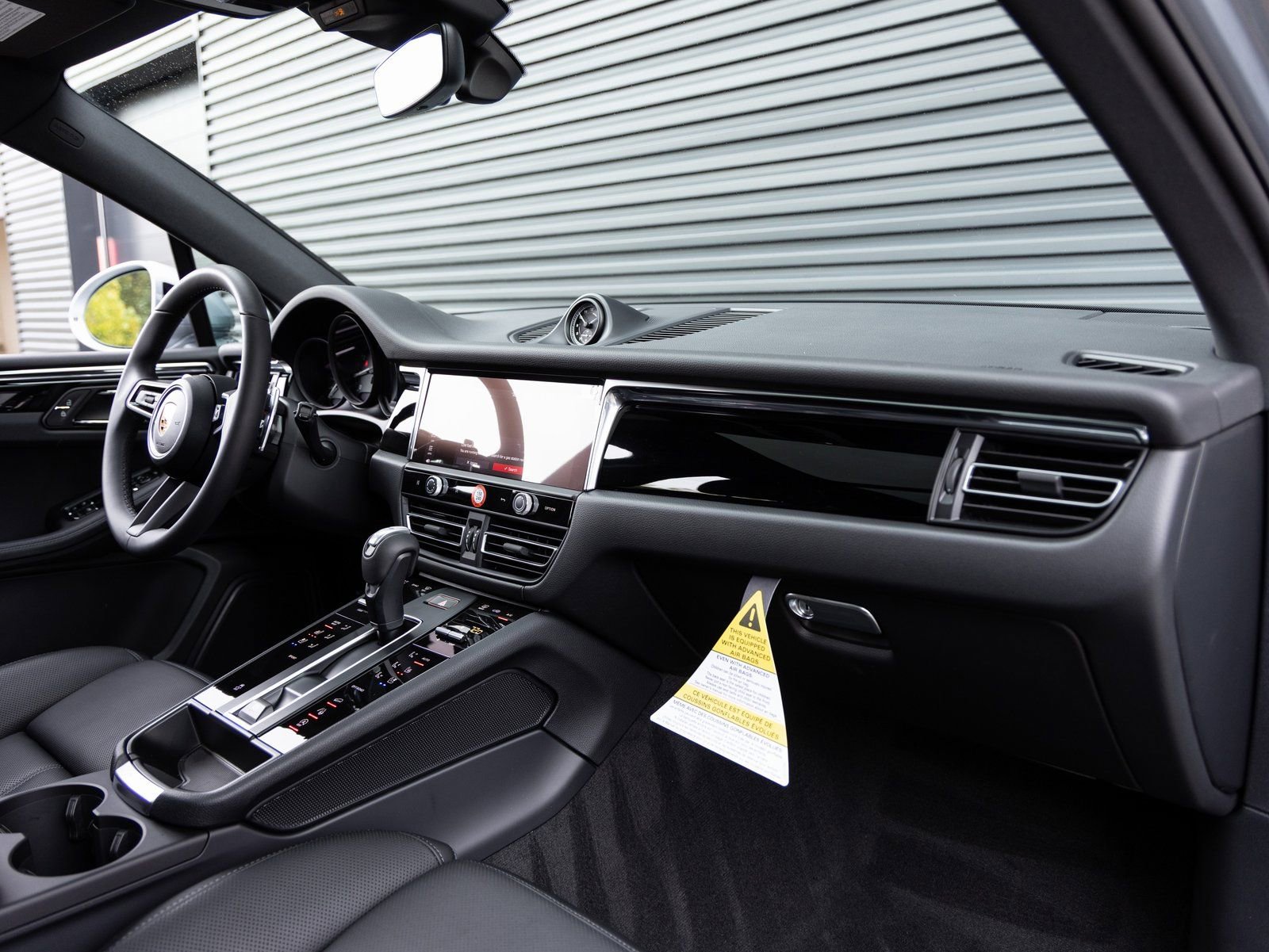 Certified 2026 Porsche Macan AWD/4WD image 35