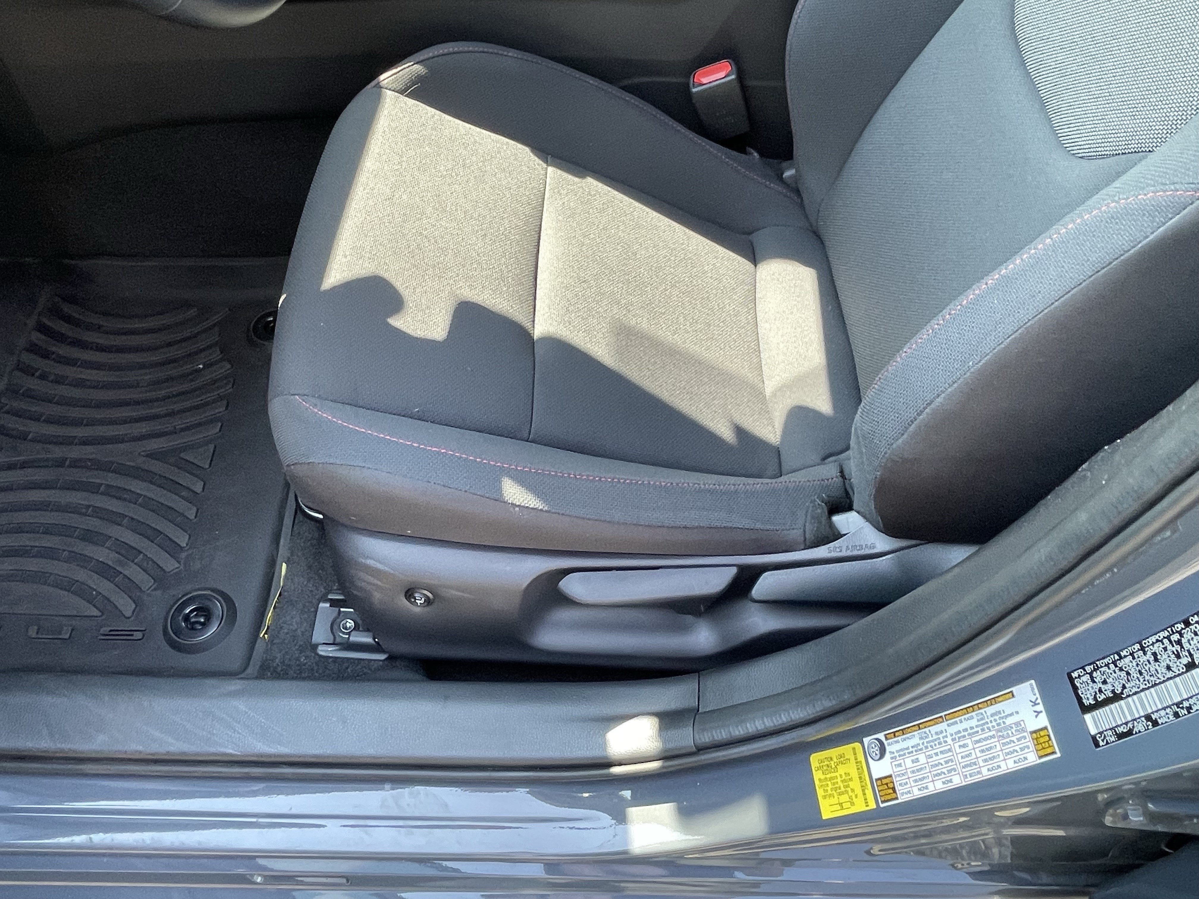 Certified 2025 Toyota Prius Plug-In Hybrid FWD image 17