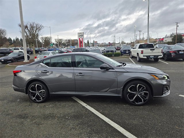 Used 2025 Nissan Altima 2.5 SR image 6