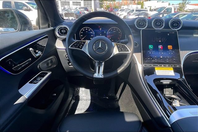 Used 2026 Mercedes-Benz GLC 300 4MATIC image 4