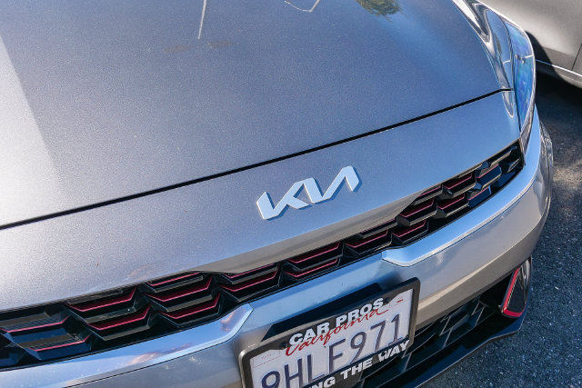 Used 2023 Kia Forte GT-Line w/ GT-Line Technology Package FWD image 3