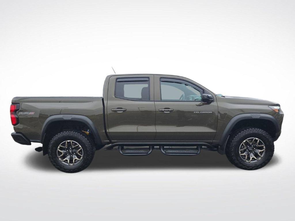 Used 2024 Chevrolet Colorado ZR2 w/ ZR2 Convenience Package III AWD/4WD image 2