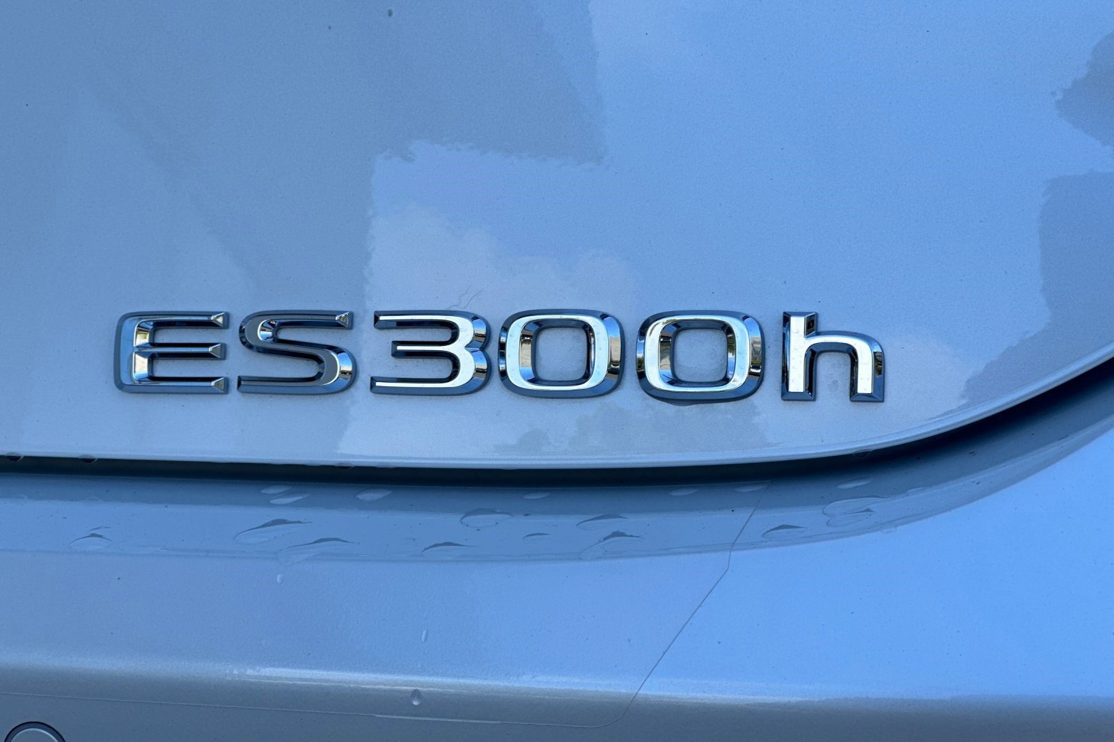 Certified 2025 Lexus ES 300h w/ Premium Package image 23