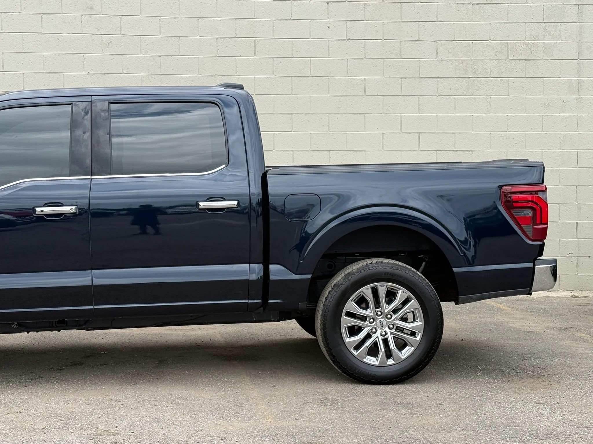 Used 2026 Ford F150 Lariat w/ Equipment Group 501A Mid AWD/4WD image 5