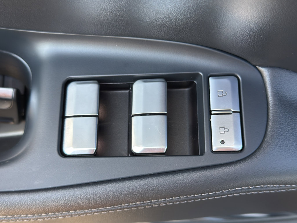 Used 2025 Lincoln Navigator L Reserve w/ Jet Appearance Package image 13