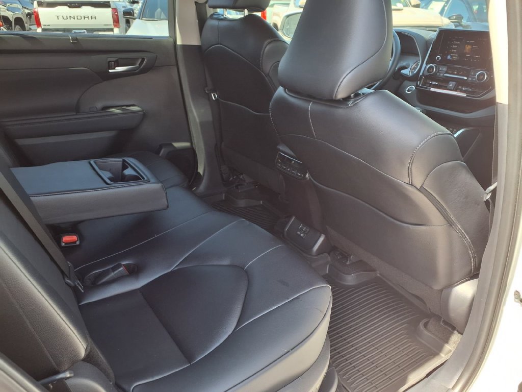 Certified 2026 Toyota Highlander XLE AWD/4WD image 34