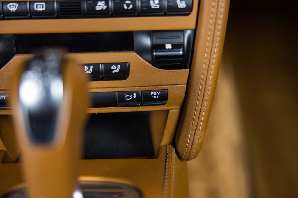 Used 2011 Porsche 911 Turbo S image 33