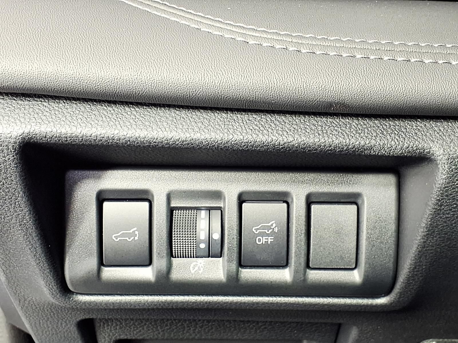 Certified 2025 Subaru Outback Limited AWD/4WD image 15