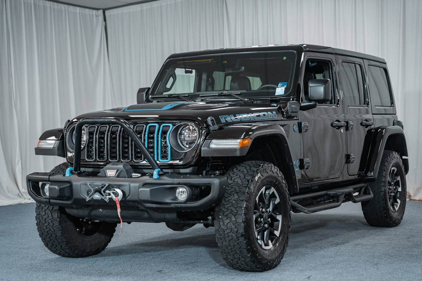 Used 2024 Jeep Wrangler Unlimited Rubicon 4xe AWD/4WD image 3