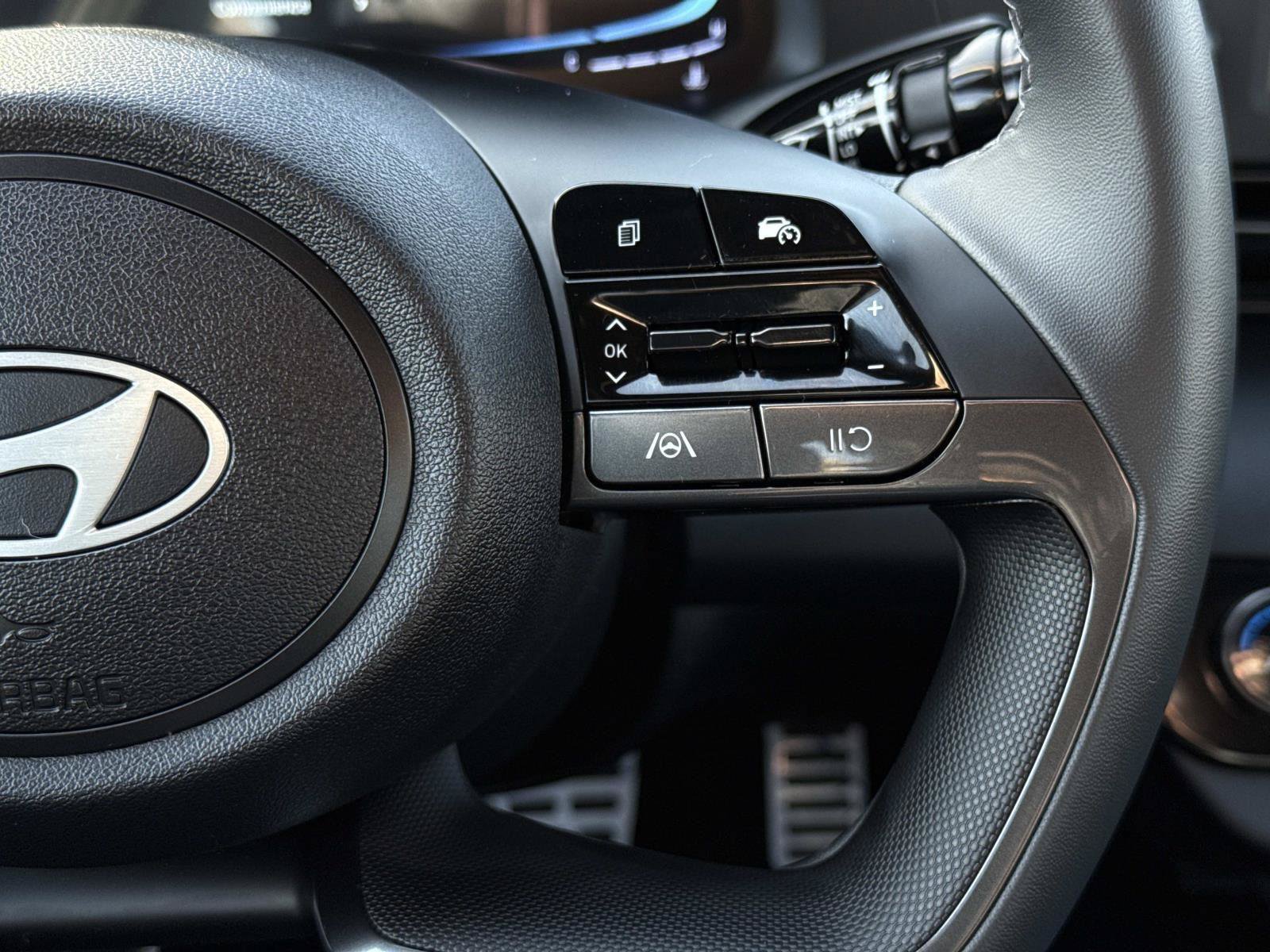 Certified 2026 Hyundai Elantra Sport FWD image 5