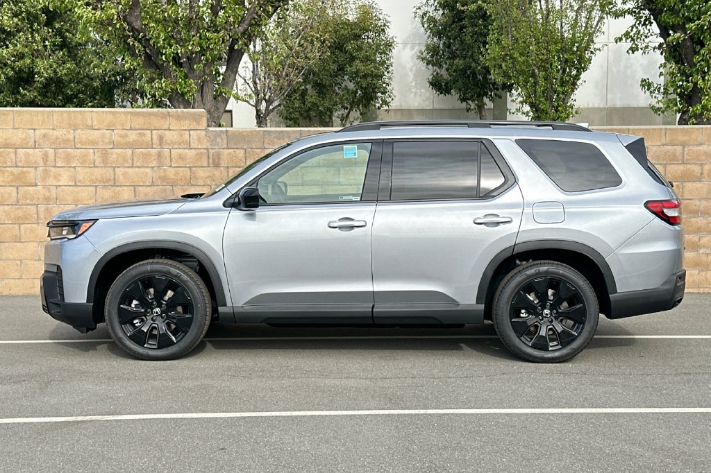 New 2026 Honda Pilot Black Edition image 7