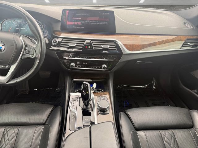 Used 2018 BMW 530e w/ Premium Package 2 image 3