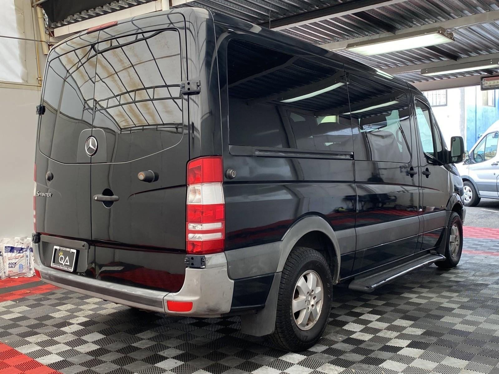 Used 2010 Mercedes-Benz Sprinter 2500 image 6