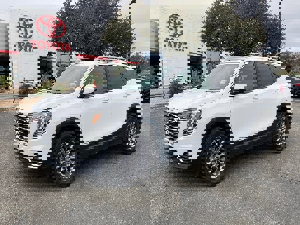 Used 2024 GMC Terrain SLT