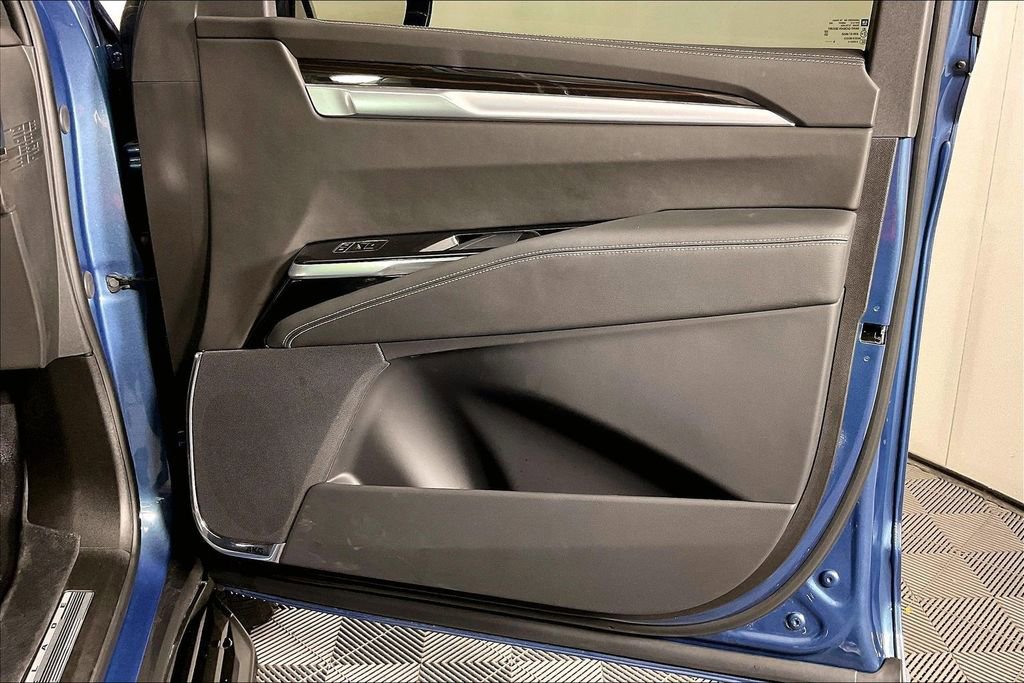 Used 2026 Cadillac Escalade 4WD image 25