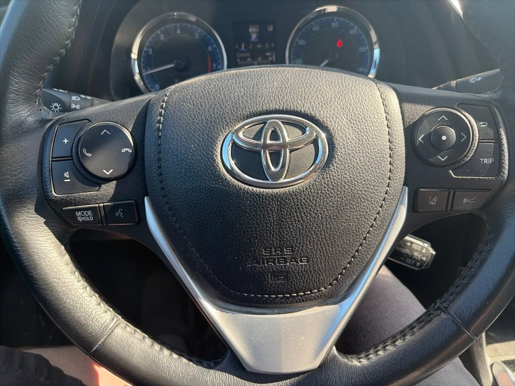 Used 2017 Toyota Corolla SE w/ SE Premium Package FWD image 23