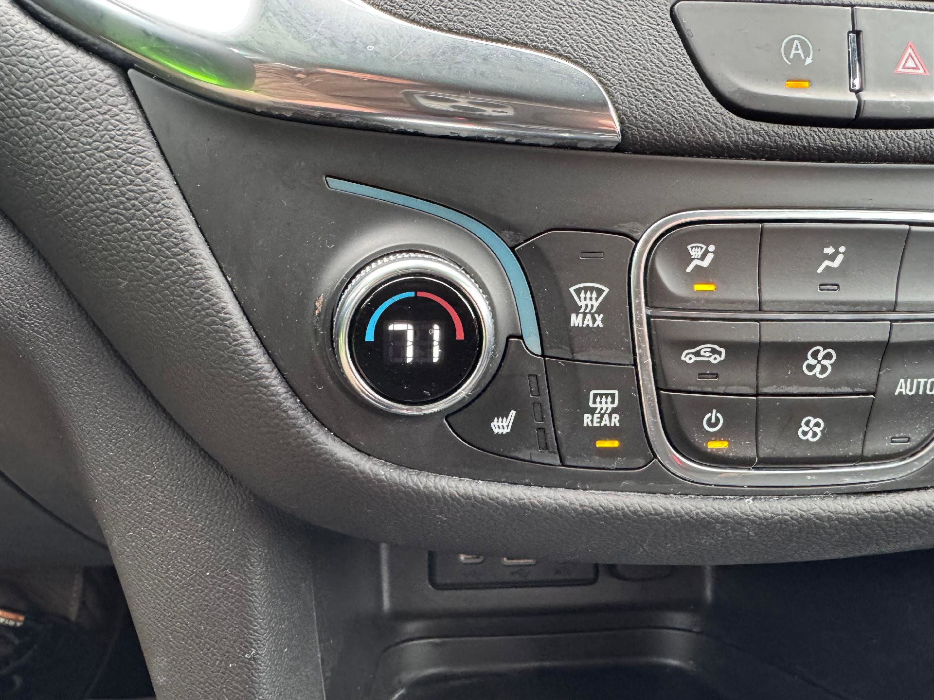 Used 2024 Chevrolet Equinox LT AWD/4WD image 34