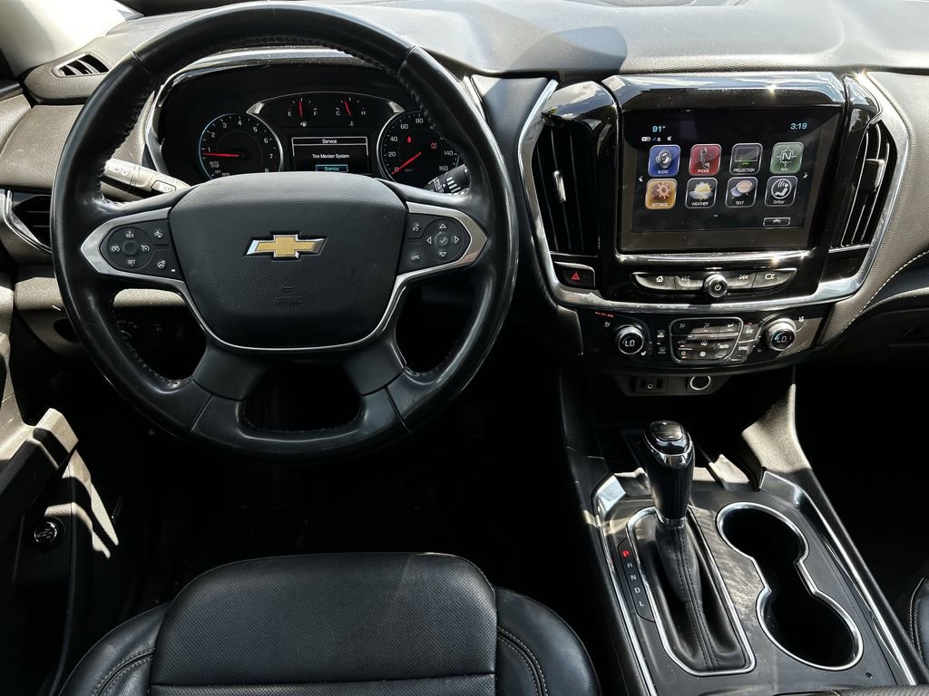 Used 2019 Chevrolet Traverse Premier w/ LPO, Blackout Package FWD image 13