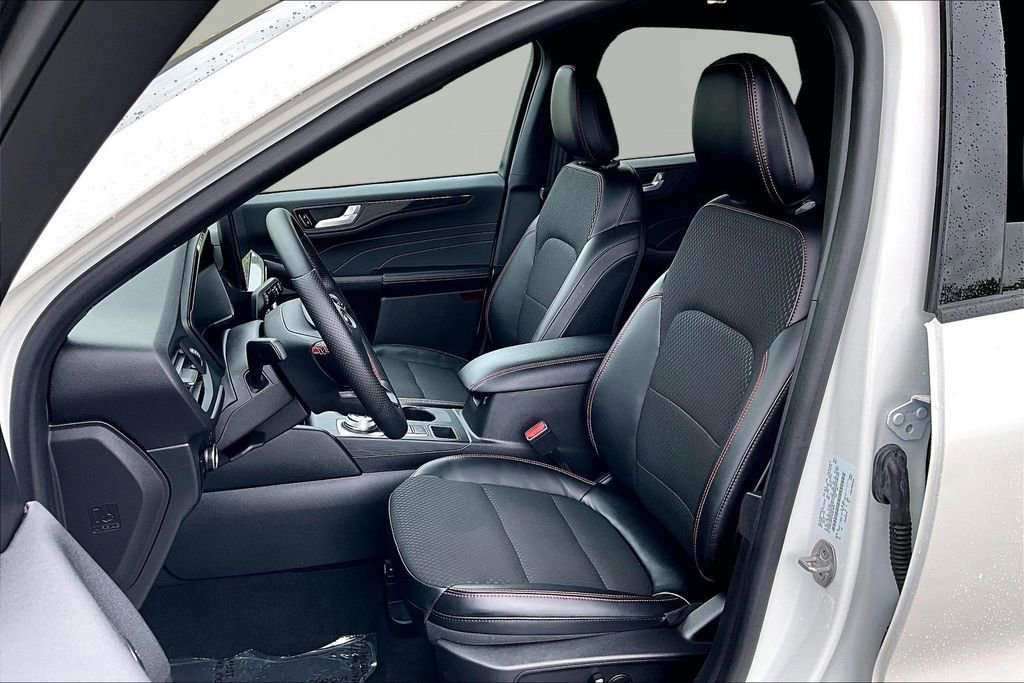 Used 2023 Ford Escape ST-Line Elite AWD/4WD image 25