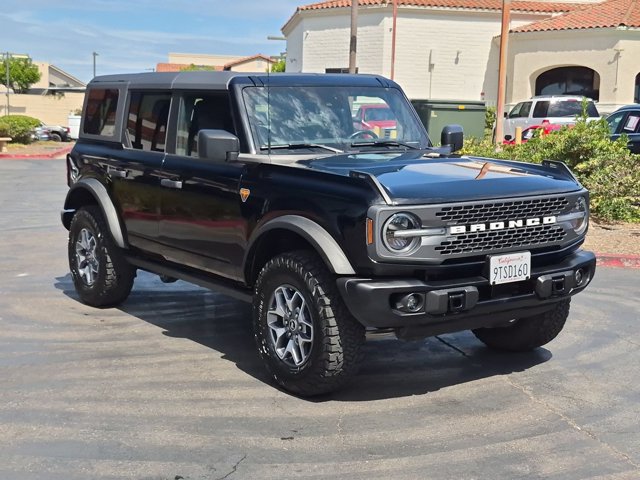 Used 2025 Ford Bronco Badlands AWD/4WD image 3