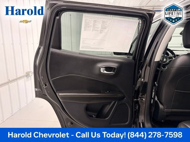 Used 2018 Jeep Compass Limited AWD/4WD image 12