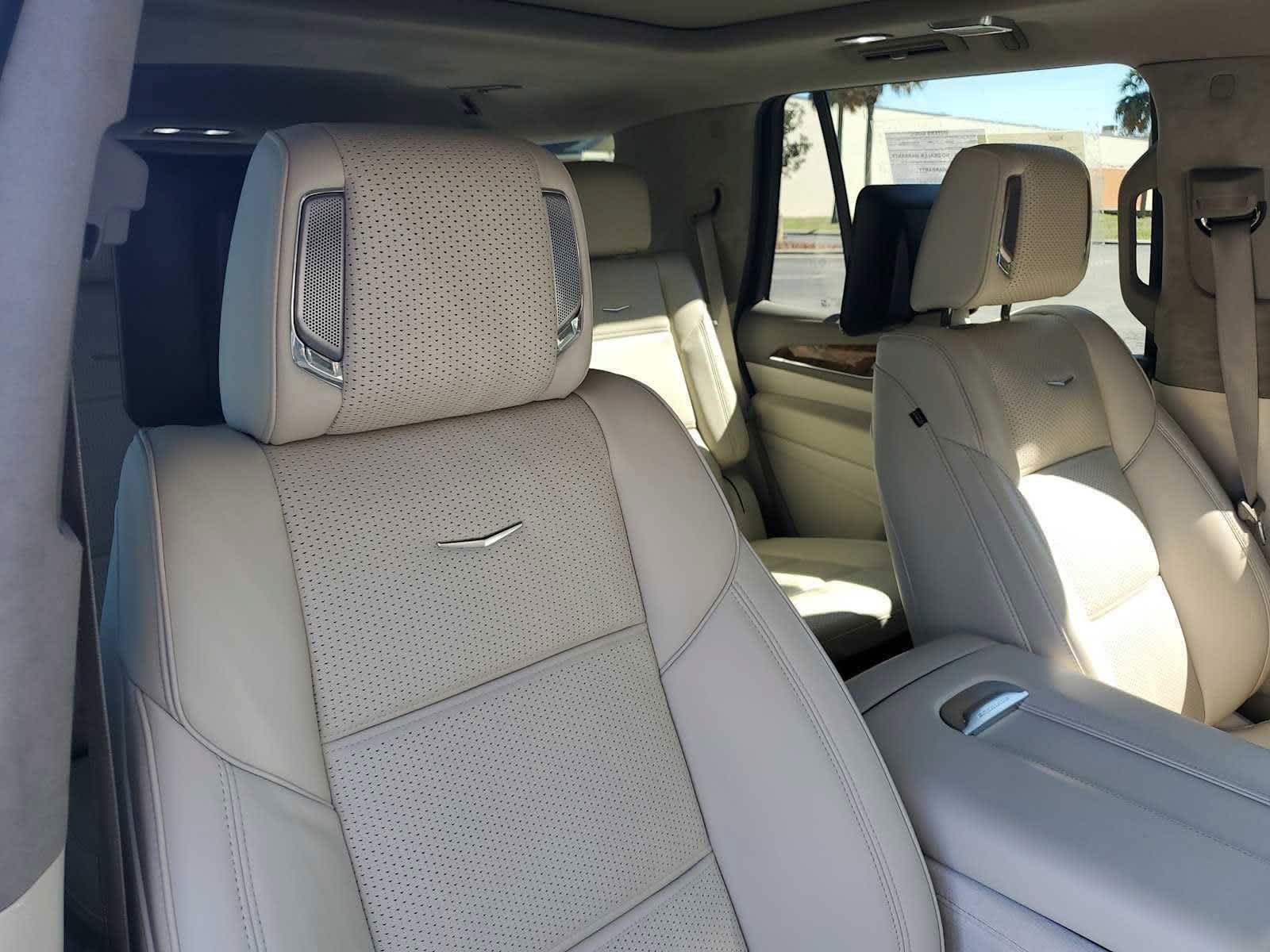 Used 2024 Cadillac Escalade Sport Platinum w/ LPO, ONYX Package AWD/4WD image 19