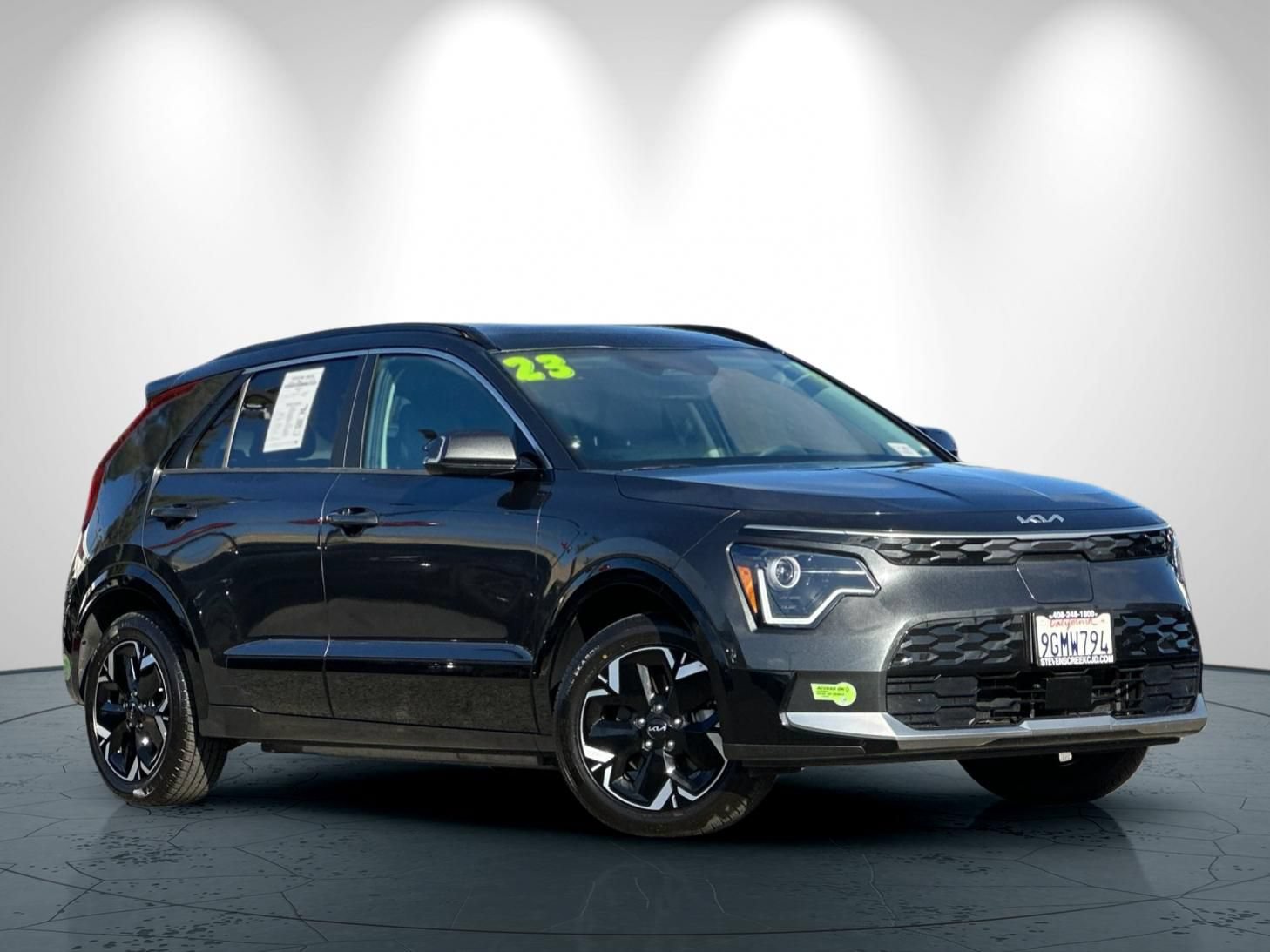 Used 2023 Kia Niro Wind FWD image 2