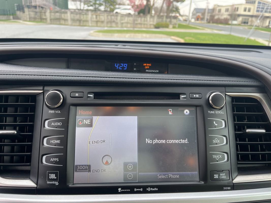 Used 2018 Toyota Highlander Limited Platinum AWD/4WD image 17